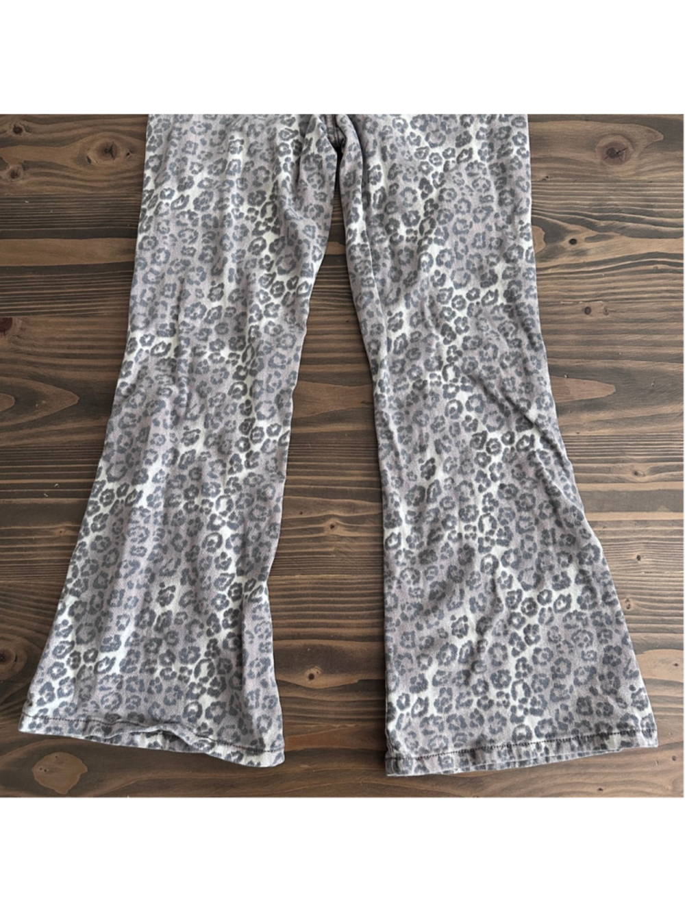 Wild Daisy by Zunie Girls 10 Gray White Leopard Flare Jeans Button Zip - Picture 6 of 6
